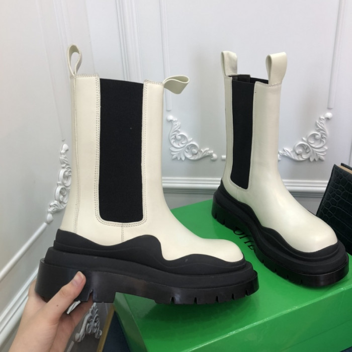 Bo*te*ga ve*ne*ta chelsea tire leather high boot