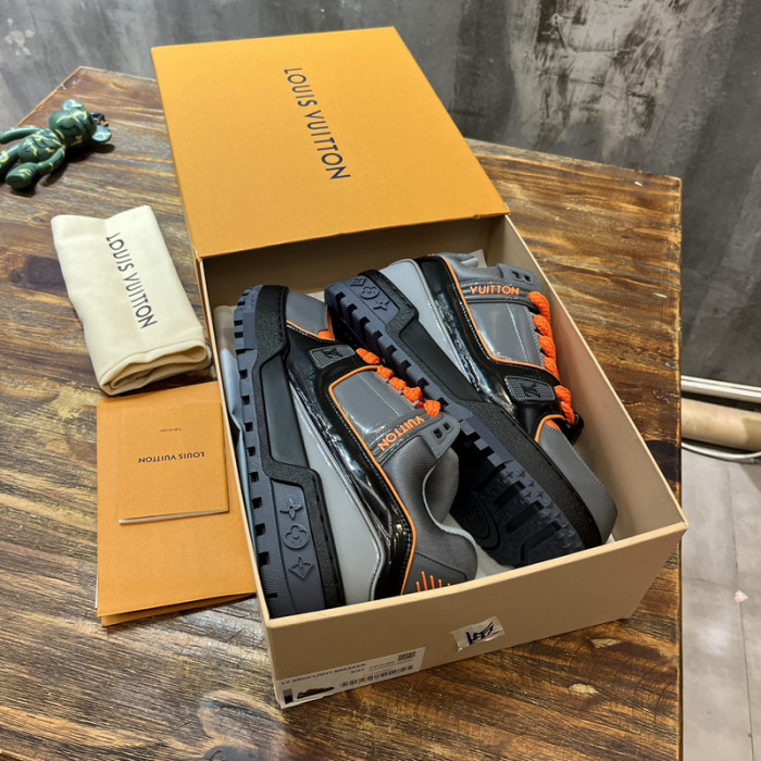 LUSV SNEAKERS