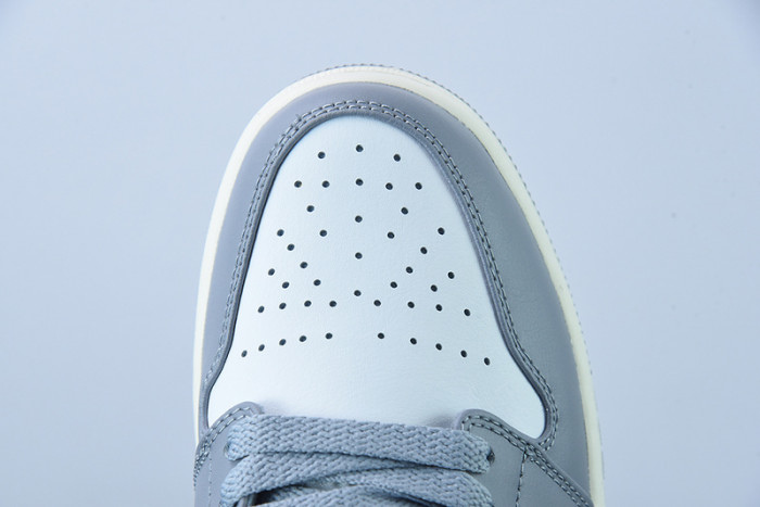 Air Jordan 1 Low 